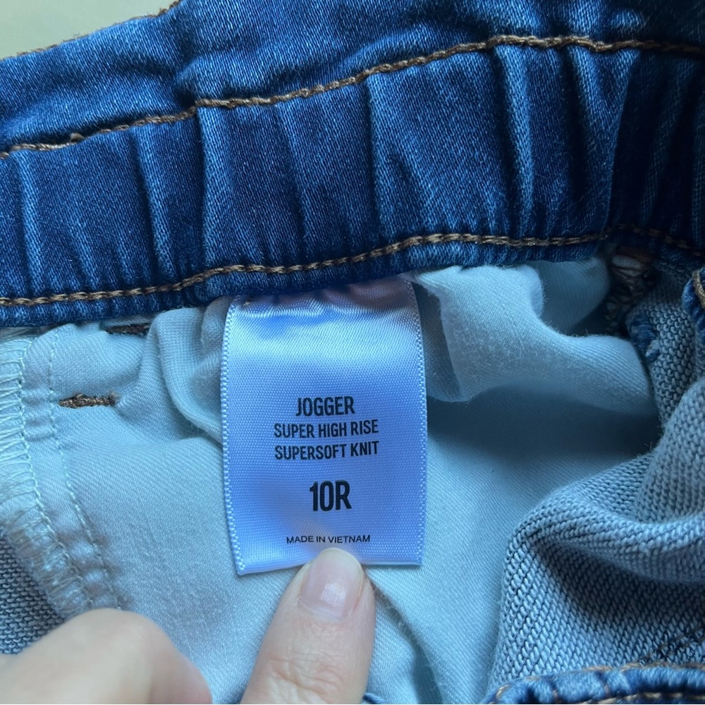 Express Women's Super High Rise Supersoft Knit Jogger Dark Blue Jeans Size 10R - Picture 5 of 6